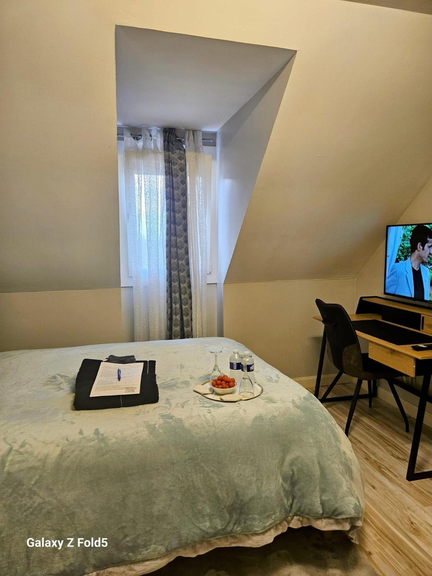 Maison Romantique Entre Deux Fleuves Séjour chez l'habitant Montereau-faut-Yonne